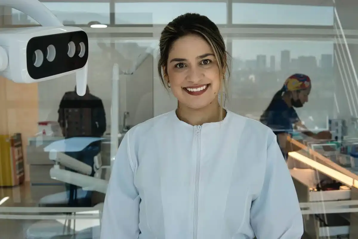 Natalia María Mira Rua - Periodontist and Implant Specialist Dentist